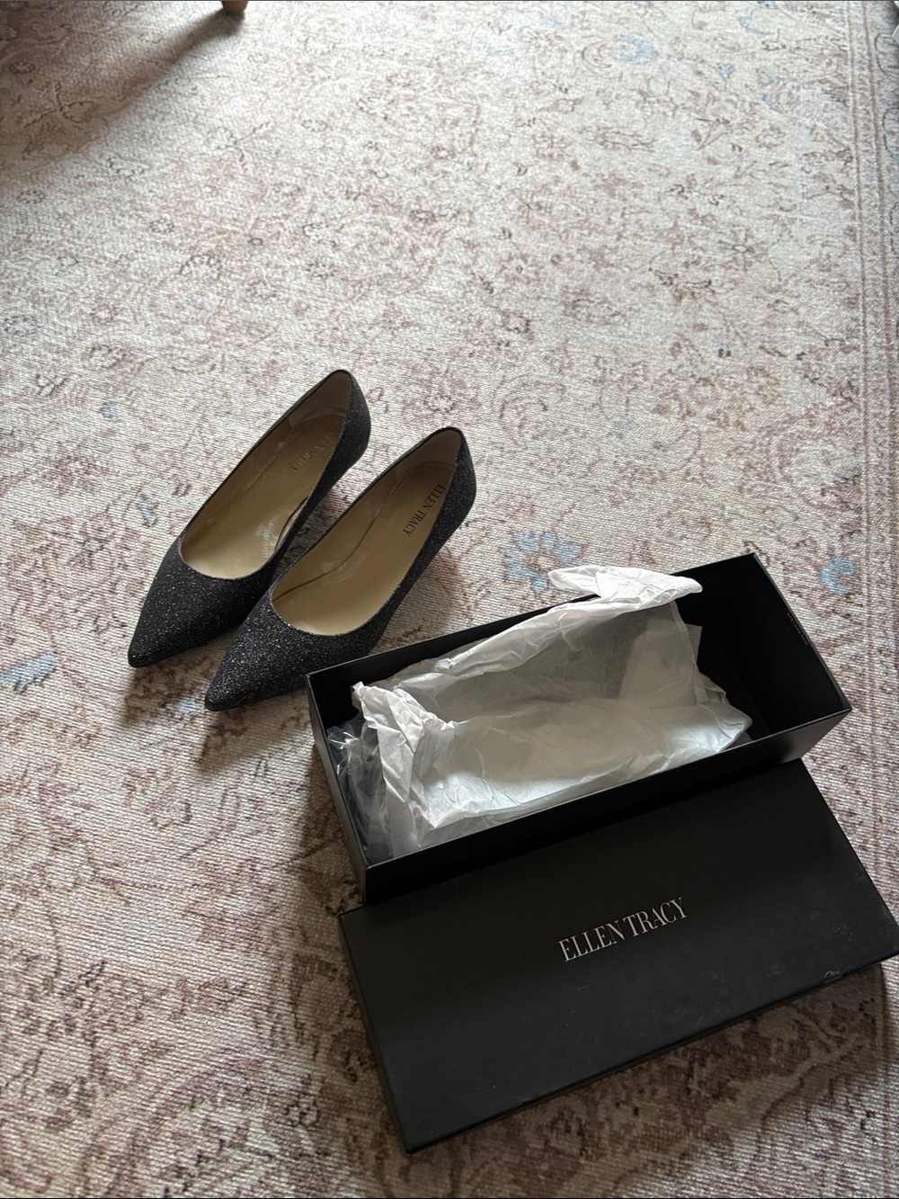 Ellen Tracy Black Glitter Pointed Toe Pumps